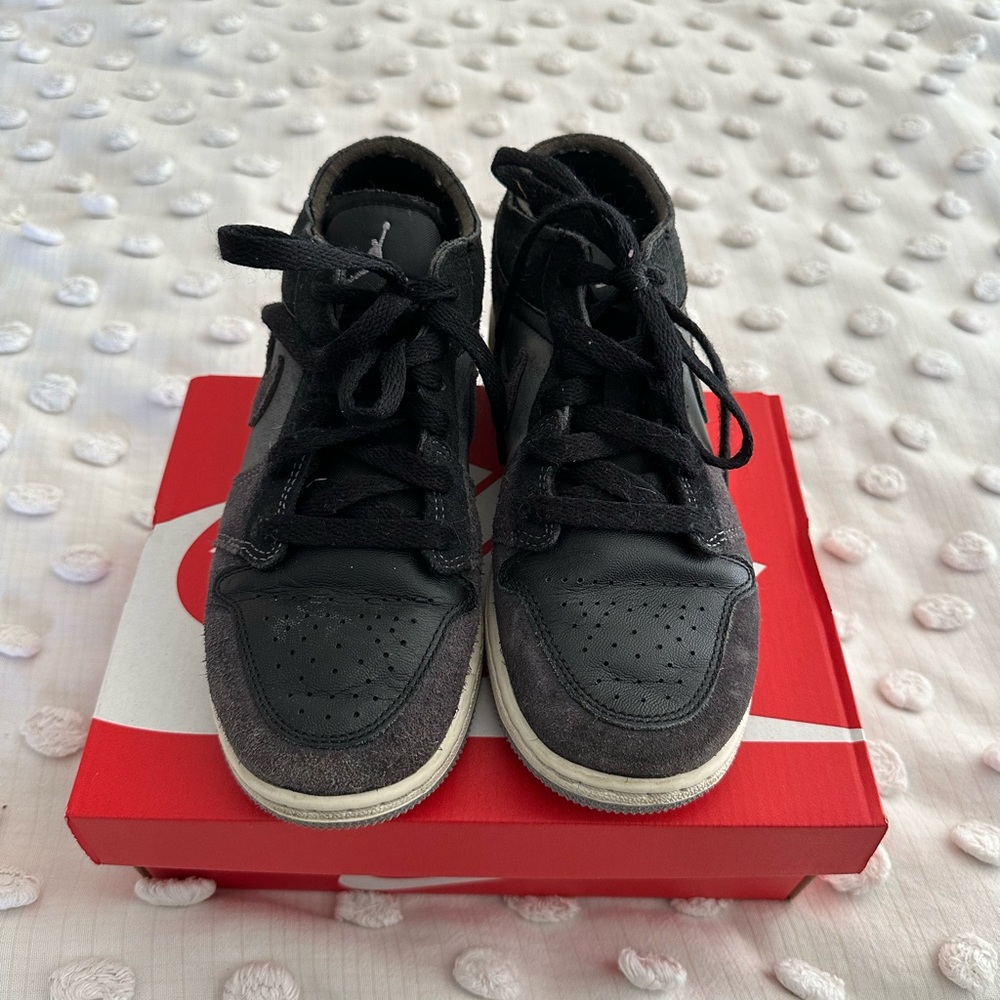 Air Jordan’s size 4. Nike. Like new.